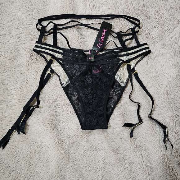La Senza Nude and Black Trim Lace Strappy Lingerie Set - Picture 4 of 5